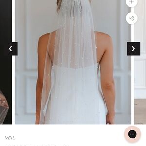 UNTAMED PETALS BY AMANDA JUDGE Pearl-Embellished White Veil -NEVER WORN
